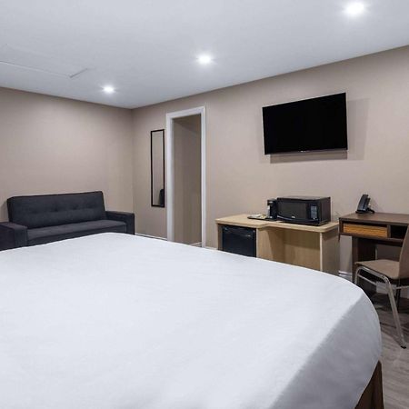 Super 8 By Wyndham Niagara Falls On Luaran gambar