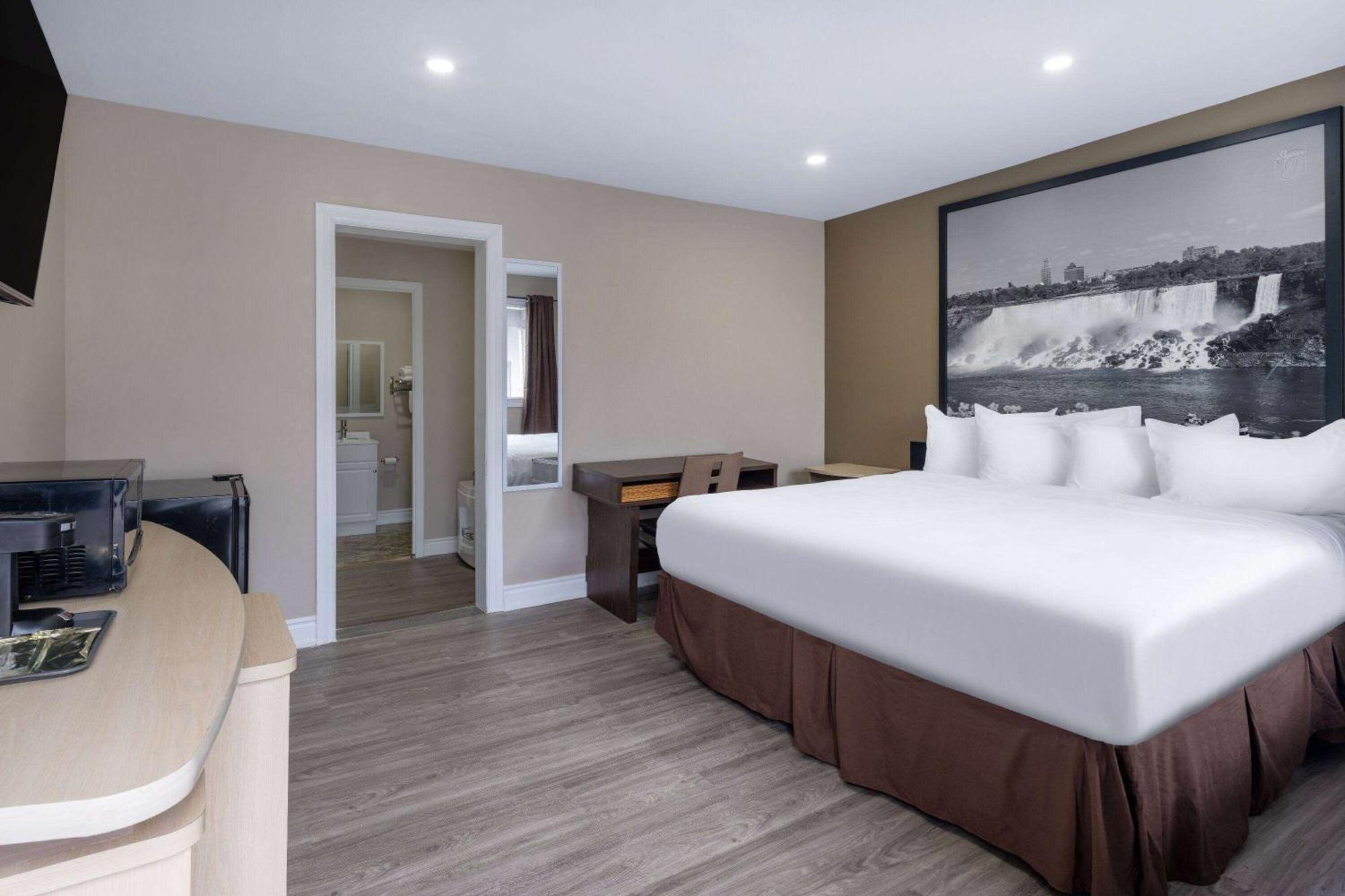 Super 8 By Wyndham Niagara Falls On Luaran gambar