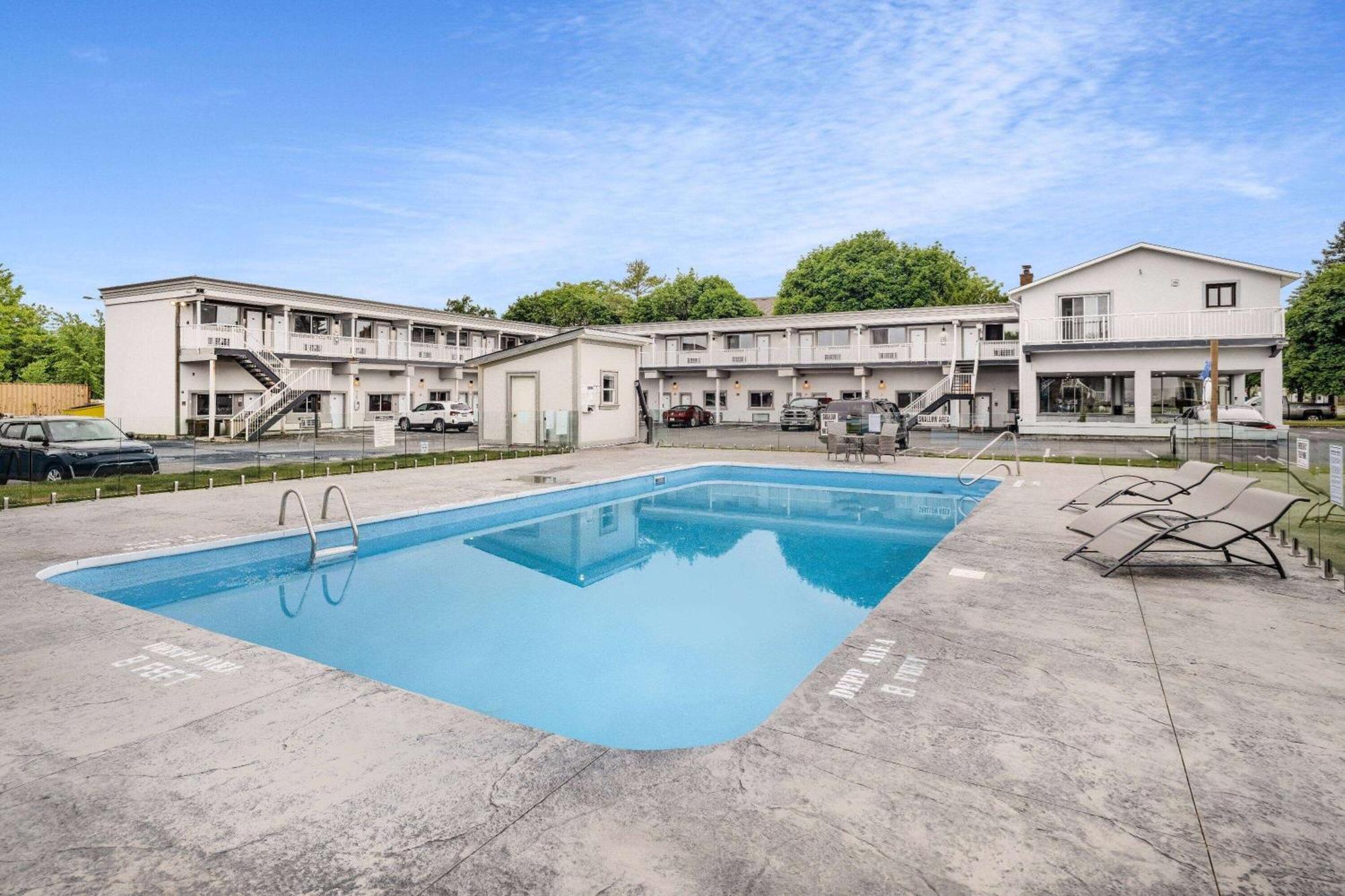 Super 8 By Wyndham Niagara Falls On Luaran gambar
